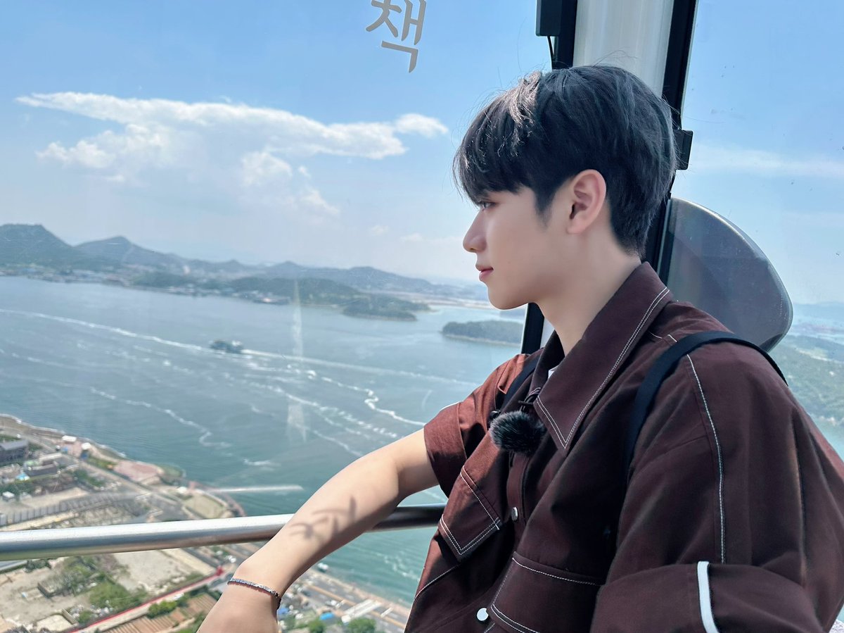 by_EPEX's tweet photo. [#금동현]

in mokpo❤️

#EPEX #이펙스 #KEUM #금동현 #クムドンヒョン #금동이 #제니스내거 https://t.co/KnFtvyA2cs