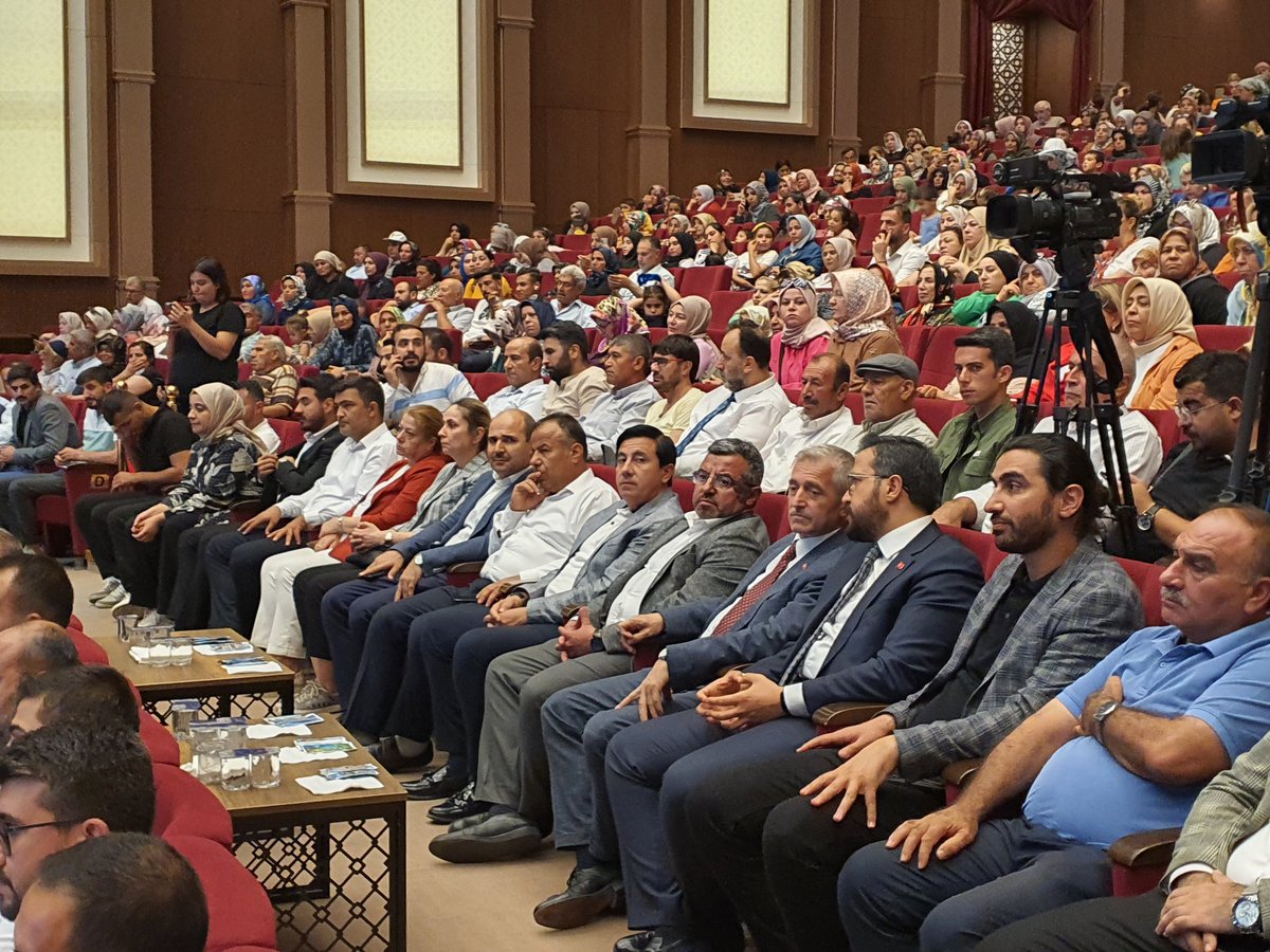 Abdlkadirs27's tweet photo. Cumhurbaşkanı Yardımcımız Sn. Cevdet Yılmaz, AK Parti Grup Başkan Vekilimiz Sn. Abdulhamit Gül,İl Başkanımız Sn Murat Çetin,Milletvekillerimiz,Belediye Başkanlanlarımız,STK Temsilcilerimiz ile bir araya gelerek #2023ŞehirBuluşmaları kapsamında teşkilat mensuplarımız ile buluştuk.
@_cevdetyilmaz 

#Gaziantep 
@abdulhamitgul 
@EyupOzkececi
@deryabakbak27 
@BBozgeyik_27 
@mesutbozatli 
@irfancelikaslan 
@muratcetin27
@FatmaSahin 
@mtahmazoglu 
@Ylmazkran17 
@ToremisogluAli 
@AKPartiG_Antep 
@PartiSahinbey 
@AkSahinbey_27 
@Akgencsahinbey