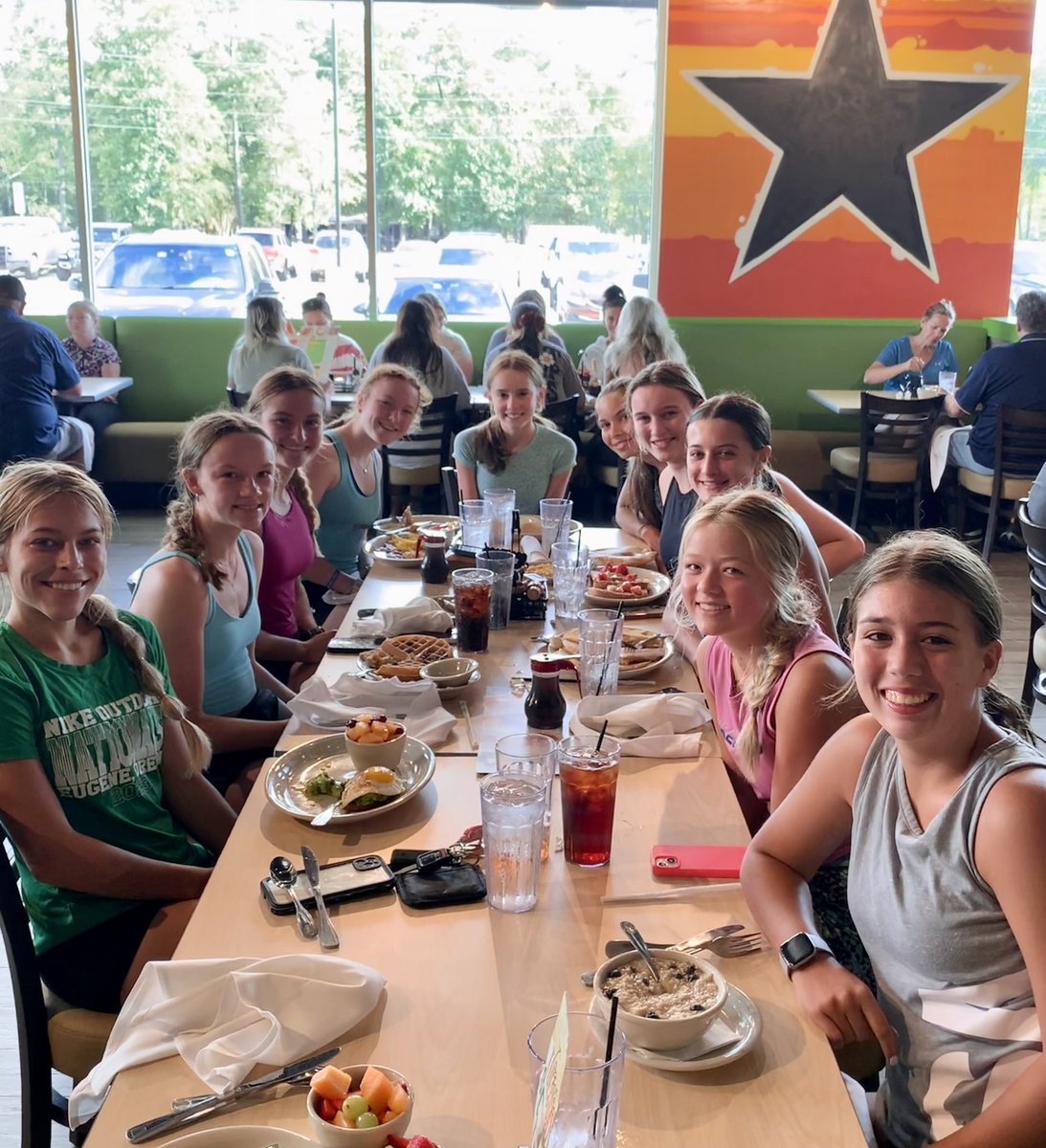 LakeCreek_XC's tweet photo. 5K Time Trial followed by breakfast at The Toasted Yolk this morning!!!
🍳🥞🏃🏼‍♀️🏃🏼‍♂️
#LCXC🦁 https://t.co/Bhs6bMEUUw