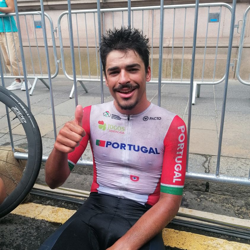 🔥MEDALHA DE PRATA 🥈!
🚴‍♂️ António Morgado é vice-campeão do Mundo de Ciclismo sub-23, na prova de fundo, em estrada 👏👏

#COPortugal | 📷 FP Ciclismo