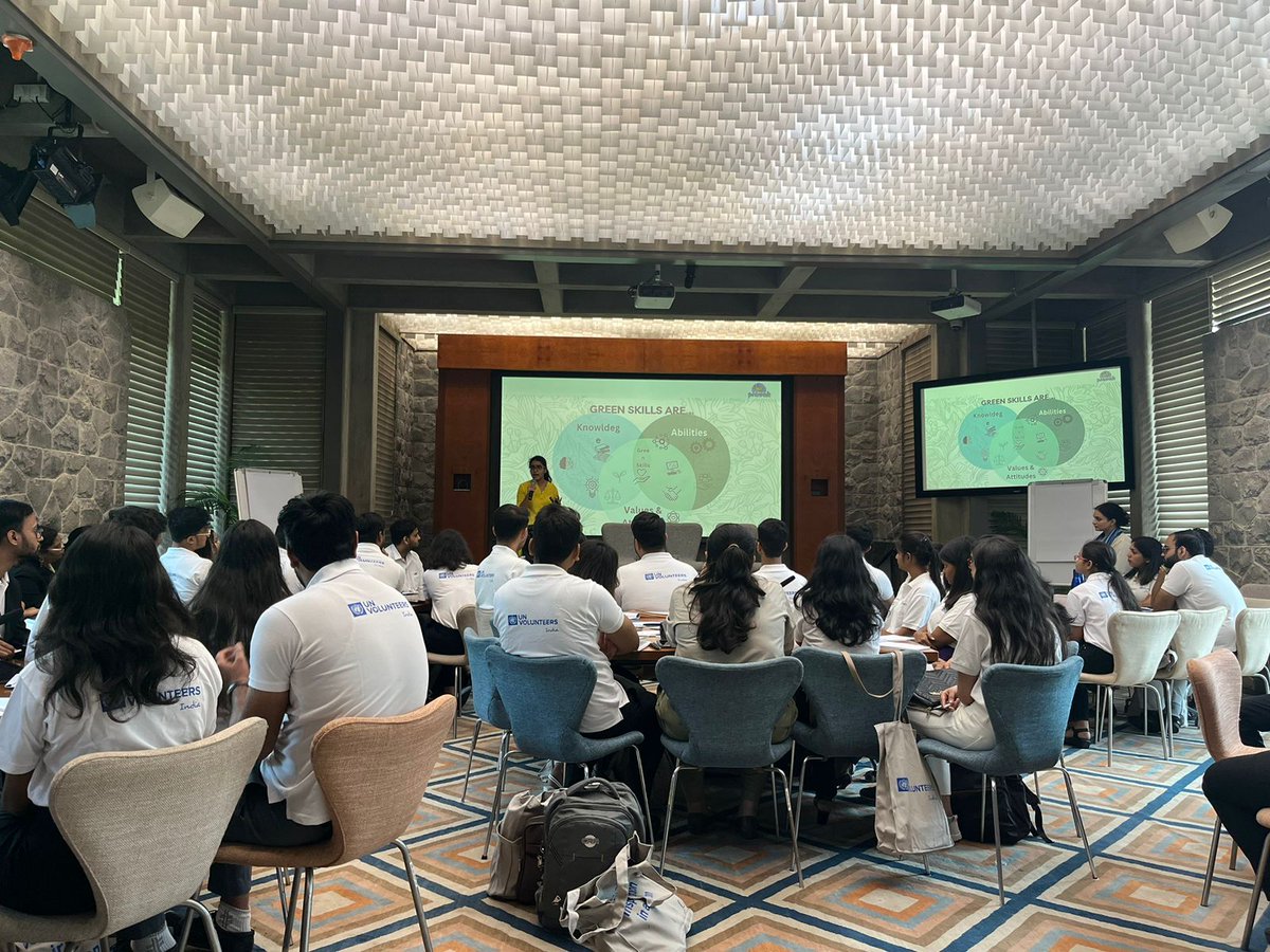 UNV_India's tweet photo. Celebrating #InternationalYouthDay with a strong commitment for shaping sustainable future!
@UNV_India & @Pravah01 organized #YouthAdda for empowering students of @NDIMCampus to pave way for #GreenCareers & a greener planet.
#YouthLead #YouthDay https://t.co/v9m7pTk69M