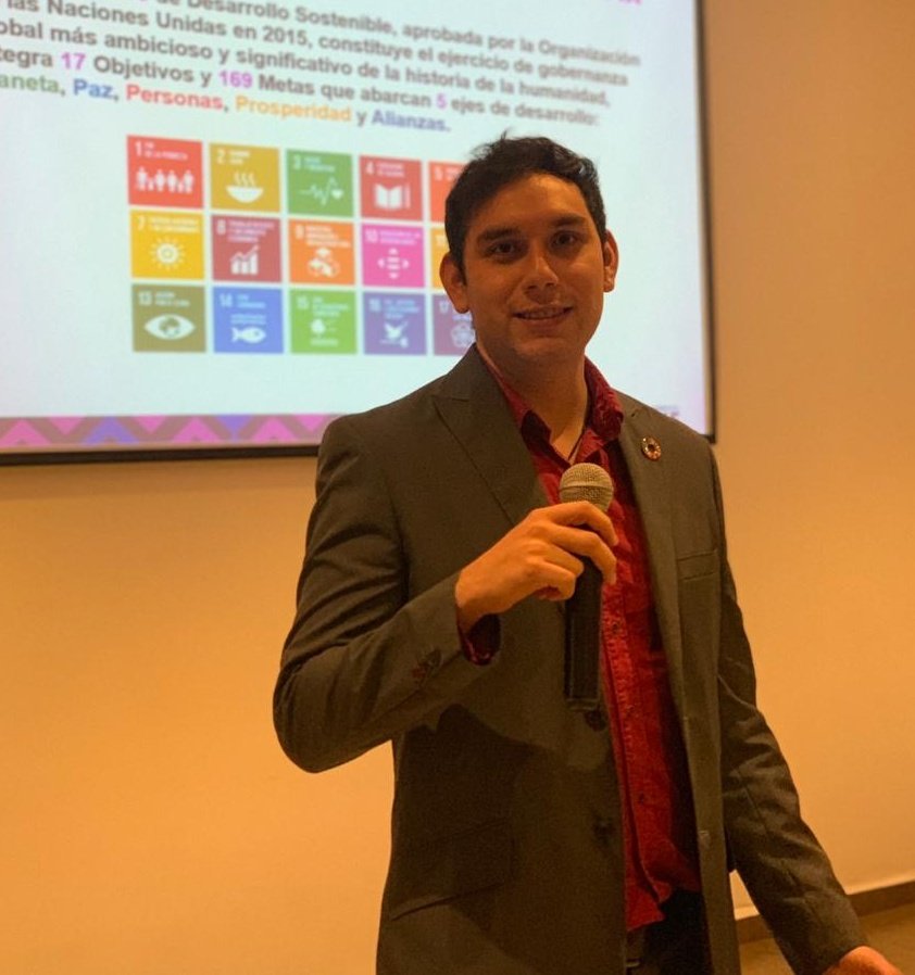 CarlosSBaron94's tweet photo. En todo el mundo, las juventudes pueden y deben acompañar, facilitar, crear y liderar políticas y acciones para transformar nuestro entorno y lograr un mundo mejor y más sostenible para estas y las generaciones futuras. #JuventudEsPoder.
#DiaInternacionalDeLaJuventud https://t.co/oRGEobWVgM