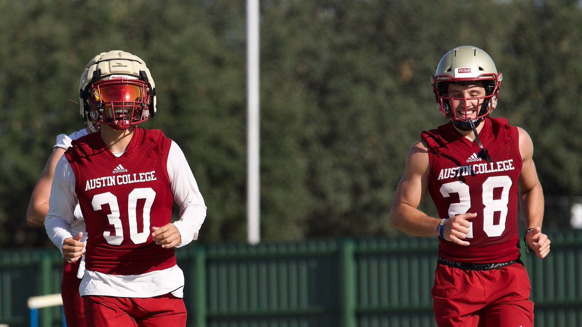 That College-Football-on-Saturday feeling🤘🦘🏈 Fall Camp Day2⃣✅ <a href="/RoosFootball/">Austin College ’Roos Football</a> <a href="/ACsports/">Austin College 'Roos Athletics</a> #austincollege #roonation