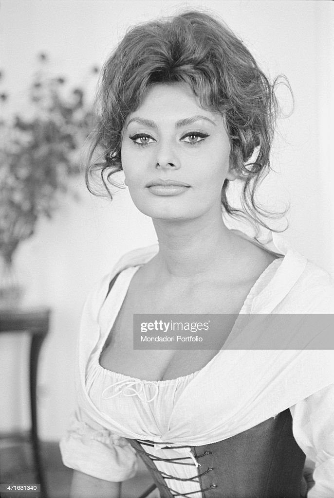 jtdbegg's tweet image. Sophia Loren in Madame
Italian actress Sophia Loren (Sofia Villani Scicolone) playing Cathrine Hubscher on the set of the film Madame. 1961 

(Photo by Mario De Biasi\Mondadori via Getty Images)