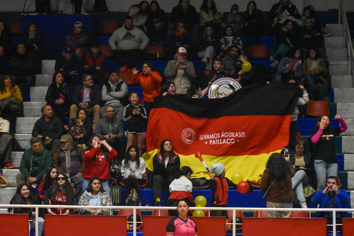 ChileFeba's tweet photo. ✊️ VAMOS el #Top4LNF
FAV ❤️ a quienes acompañaron la primera noche
🔛 Día 2️⃣
18 H | Escuela Alemana vs. Universidad de Chile
20:30 H | Sportiva Italiana vs. Universidad de Concepción
🎟 en https://t.co/HWEJSklqi6 o boletería del 🏟 Fortín Prat
#LigaFemenina | #LNF https://t.co/GbtuCQKoTW