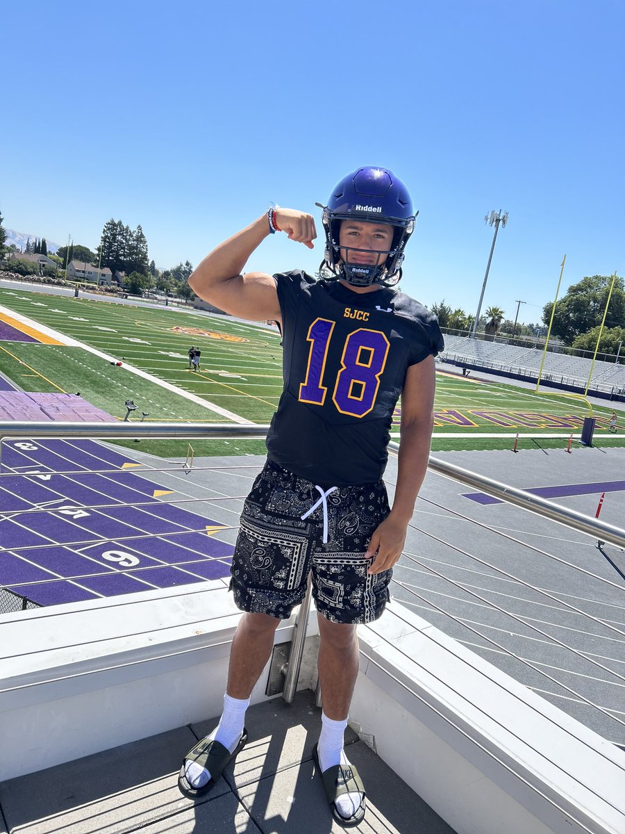 Jeremiah Lara 🦅 tweet media