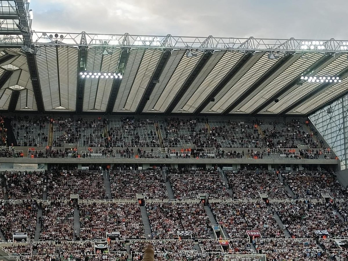 FBAwayDays's tweet photo. Day to forget for Villa fans…

Their fans flooded out of St James’ Park whilst the game was still playing, with their side going on to lose 5-1! 

Do you ever leave games early? 🤔 https://t.co/Ercd1Zrk6I
