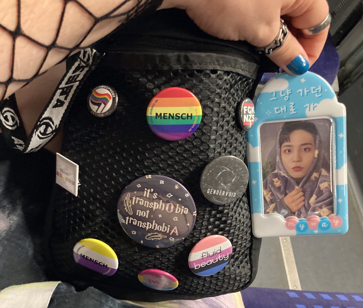 gallifreystede's tweet photo. Jongho survived the second pride with me #CSDMannheim 🏳️‍🌈🏳️‍⚧️ https://t.co/OS3Paw0rLn