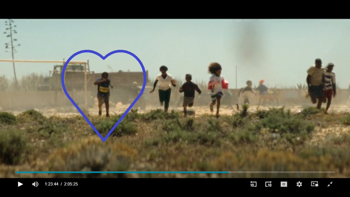 Heart of Stone
Escena incluye un partidito de fútbol en una villa, en Senegal.
Tenía que haber una camiseta de #BocaJuniors 
#BocaHappens
<a href="/boca_happens/">Boca Happens</a>