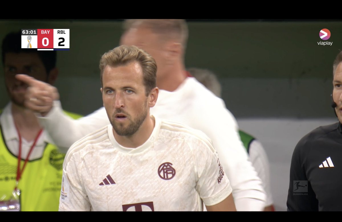 Harry Kane od 64. minuty na boisku Allianz Arena. Nowa '9' Bawarczyków wkracza do akcji 🏴󠁧󠁢󠁥󠁮󠁧󠁿🇩🇪 #domBundesligi