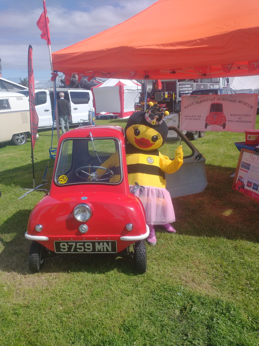 That's the Royal Agricultural Show over for another year.
The observation hive bees are back in their hive and the event stuff is packed away. 
The honey is sold out... probably due to the amazing team on the tasting table!
Betsy Bee can now have a well earned rest...always a ⭐