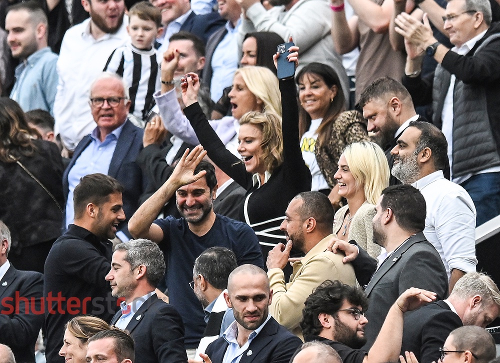 richleephoto's tweet photo. The Toon hit Villa with five goals in the Premier League opening weekend to hit the dizzy heights of top spot! With their star Italian Sandro Tonali netting on his debut #nufc #NEWVIL #premierleague #avfc #football #sportphotography https://t.co/tLFesYCGfg