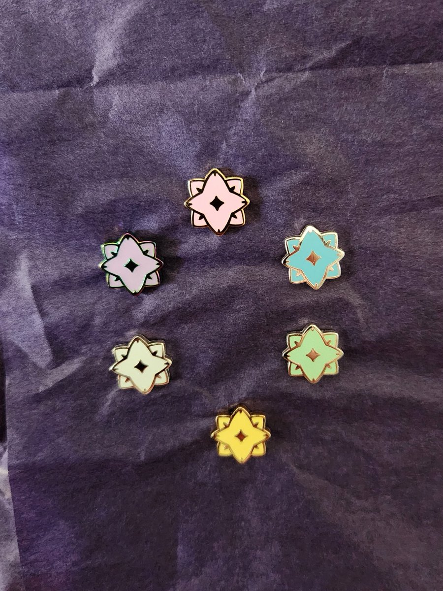 flutter_chey's tweet photo. It took way longer than it should've but I finally added the new items to my store.
First time doing merch keychains so go easy on me. ;w;

https://t.co/9LZaIlBUmF https://t.co/ilCgDtJWBj