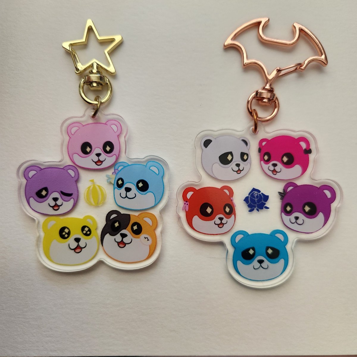 flutter_chey's tweet photo. It took way longer than it should've but I finally added the new items to my store.
First time doing merch keychains so go easy on me. ;w;

https://t.co/9LZaIlBUmF https://t.co/ilCgDtJWBj