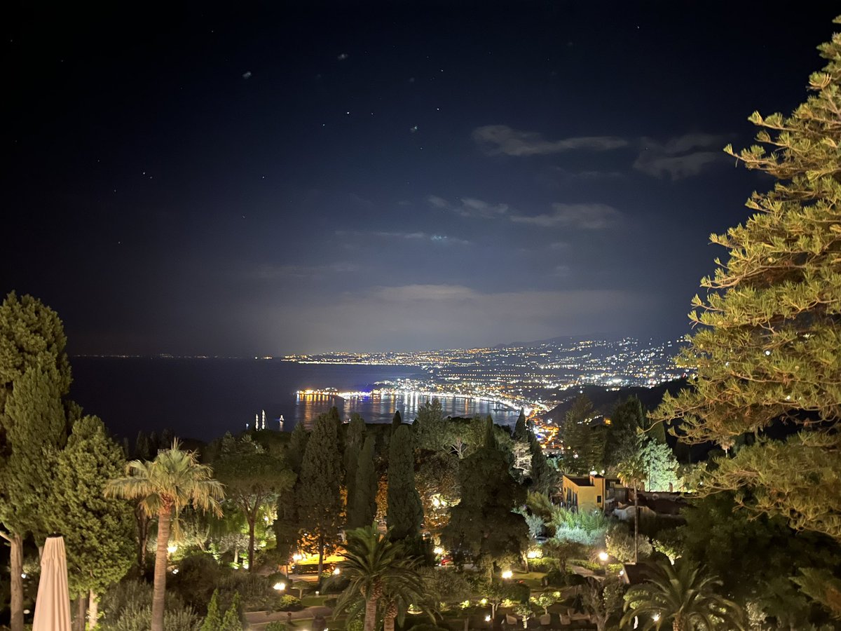caloleanza's tweet photo. Le isole Eolie,
I Nebrodi ,
Taormina.

Tutto questo in un’unica Provincia, 
Messina.

Viva la Provincia di Messina, cavallo di traino del turismo Siciliano. 

Ps. Per me Cesarò è il posto più bello. https://t.co/h4ZD4PtP9H
