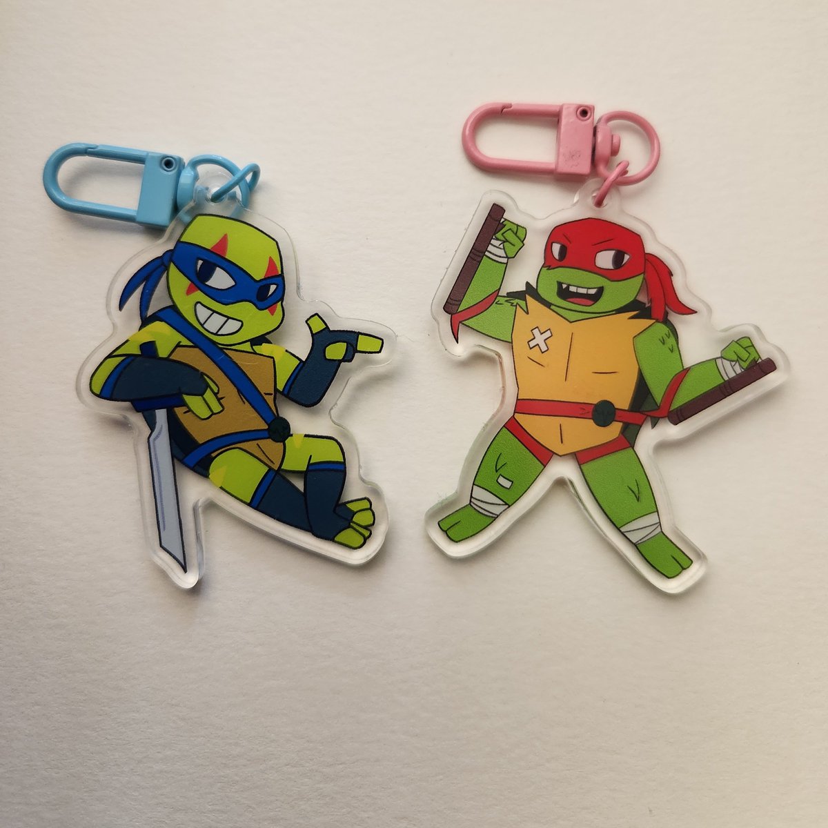 flutter_chey's tweet photo. It took way longer than it should've but I finally added the new items to my store.
First time doing merch keychains so go easy on me. ;w;

https://t.co/9LZaIlBUmF https://t.co/ilCgDtJWBj