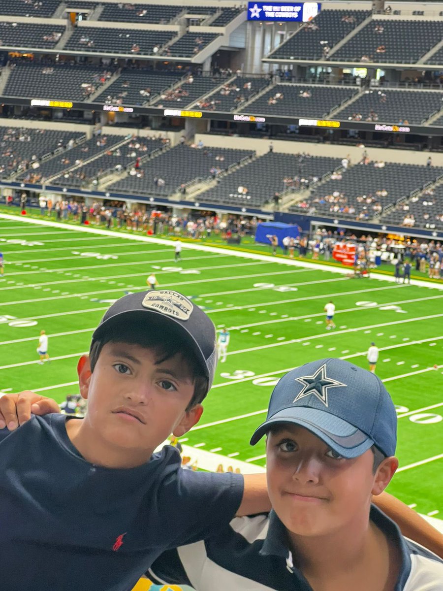 maritony72's tweet photo. #CowboysNation https://t.co/NRC2EKAZEi
