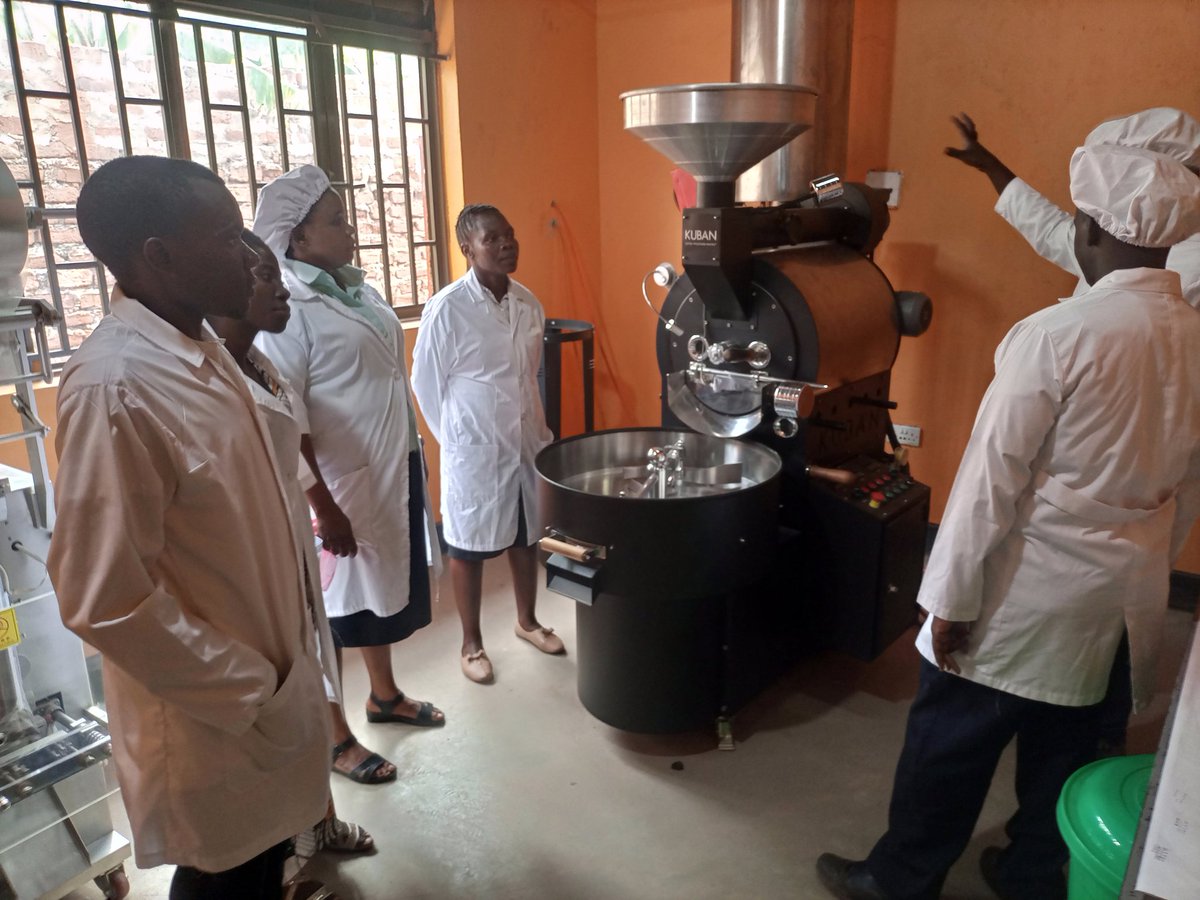 Happy #YouthDay to our inspirational @Vision4Generat @yofchan @SmartYouthNet @AUYouthProgram @UNYouthEnvoy @G_CAYON @rysco_seeds @ryaf_agribiz We look forward 2 sharing coffee honey that engages equips empowers younger people in Uganda to access & control sustainable coffee pdn