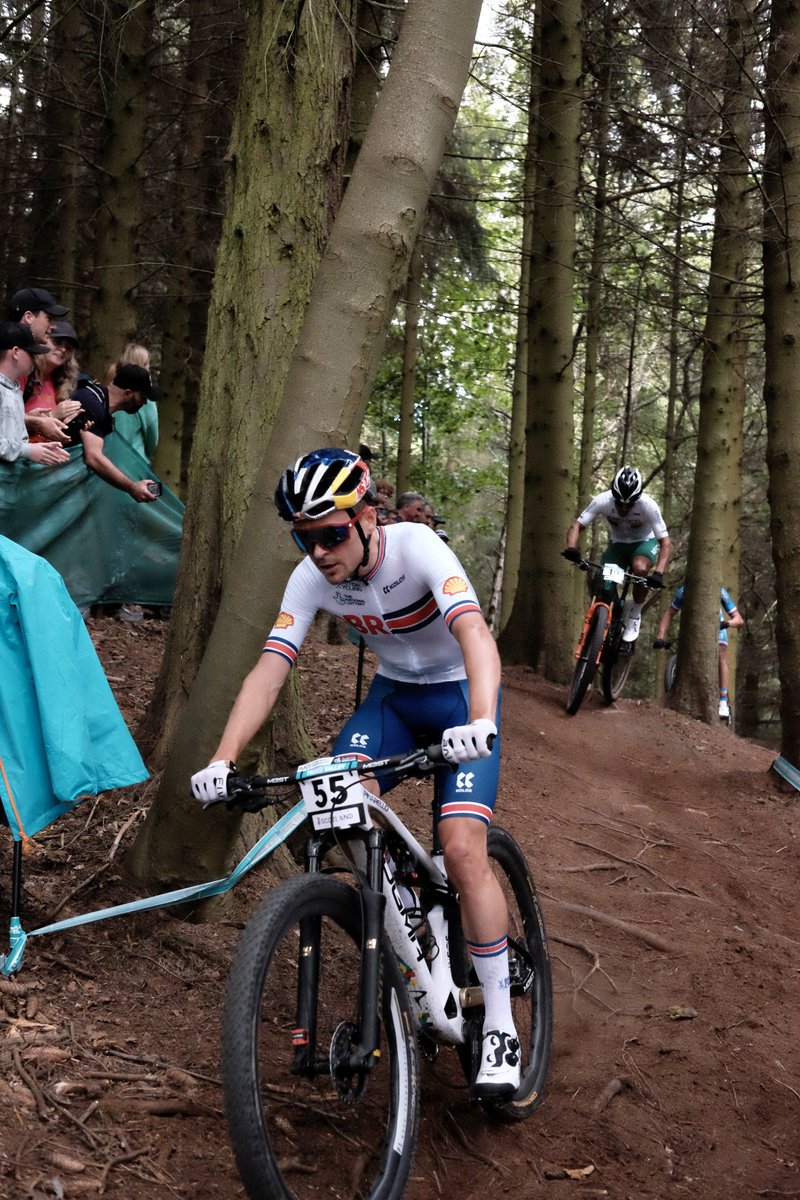 breakawayprints's tweet photo. Glentress happened.  MVDP signed my art for my wall. Hope he heals up fast. Then a masterclass performance from Pidcock and PFP. #GlasgowScotland2023 https://t.co/S4msaAgRyB