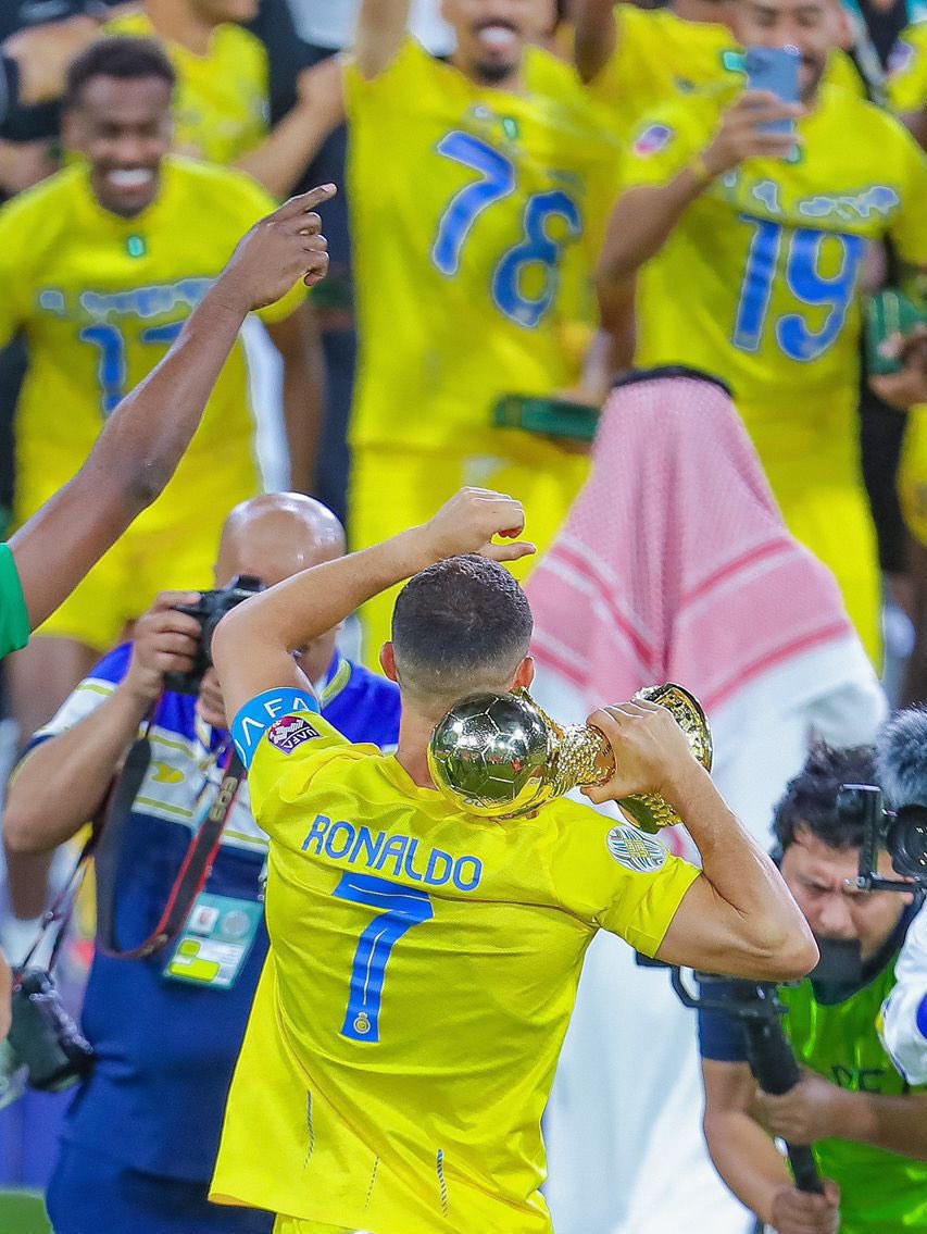 للعرب بطل 

هو النصر العالمي 

ابارك لكل محبي النصر في الوطن العربي تتويج فارس نجد بطلاً متوجاً عن جدارة واستحقاق ..

#كاس_الملك_سلمان_للانديه️_العربيه