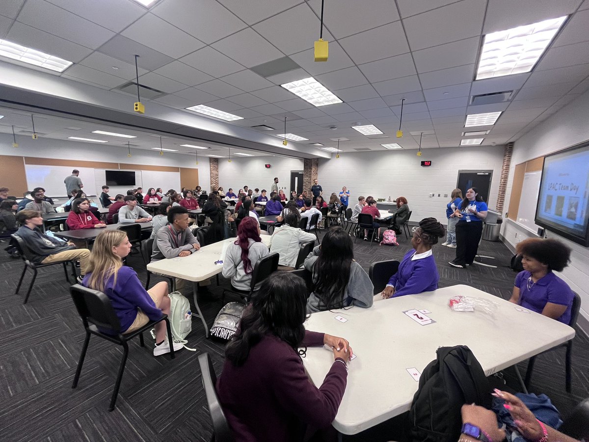 satcenterDM's tweet photo. DM joined in on the @LafonArtsCenter team day for @satellitecenter team members this week. Activities included creating gross restaurant themes, tower building, drawing monsters, cup stacking and more! What a way to bond and learn! #BuildingABetterYou @SCPPS @newtechnetwork https://t.co/4V4diQEcY5