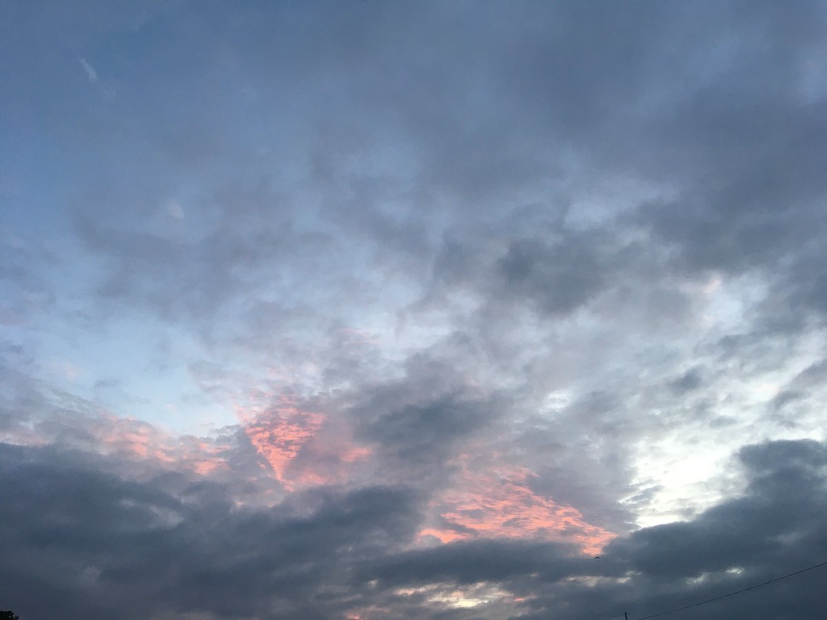 yya61124's tweet photo. 夜明けが美しかったです
ライジングサンありがとうございました https://t.co/5Z4WdoGWD8
