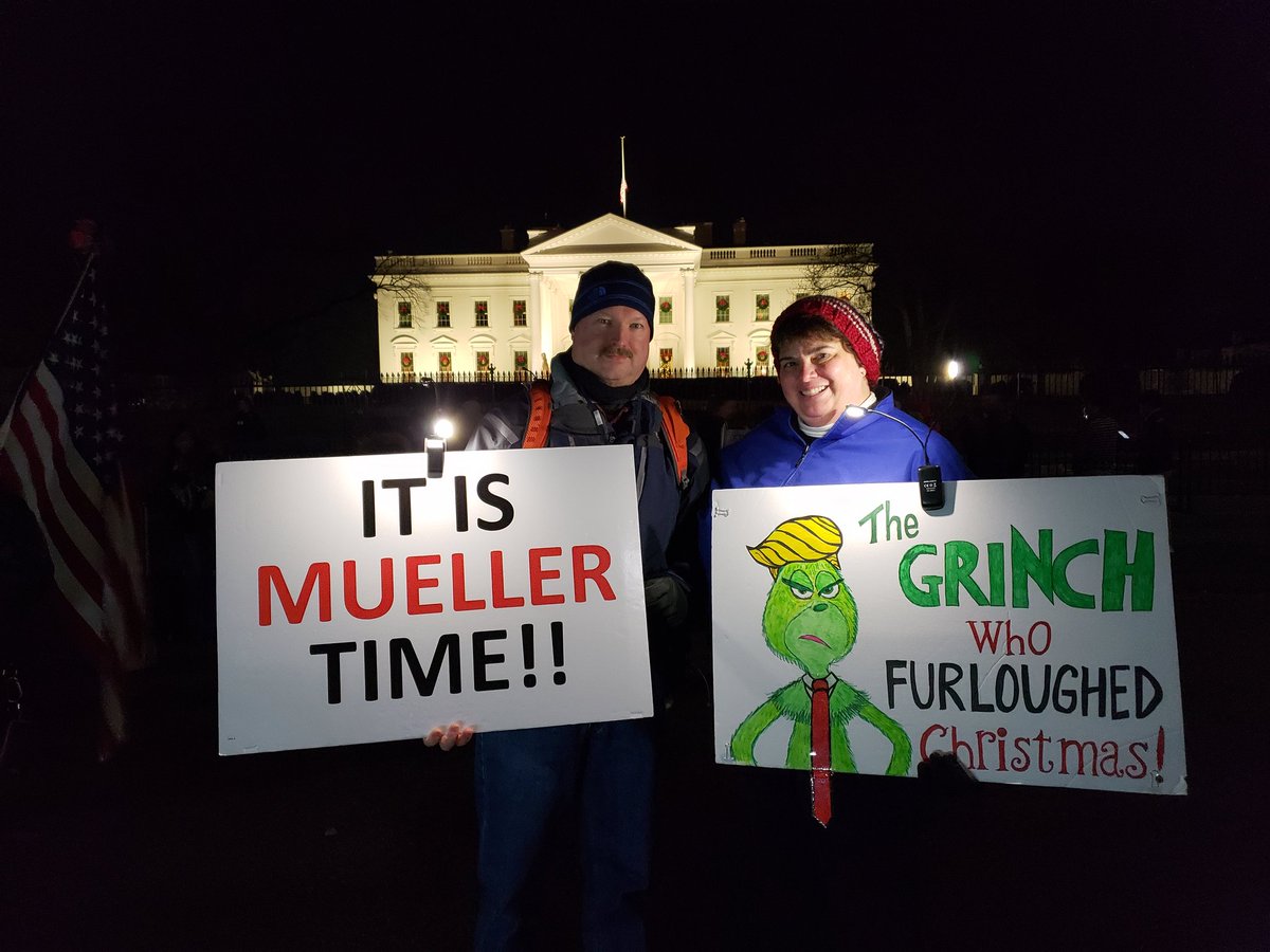 DallasLipp's tweet photo. @DonaDickinson @TrueFactsStated Ahh, the #kremlinannex. We had a great crew protesting the now thrice-indicted orange menace in those days. https://t.co/iSZ5AfgIc6