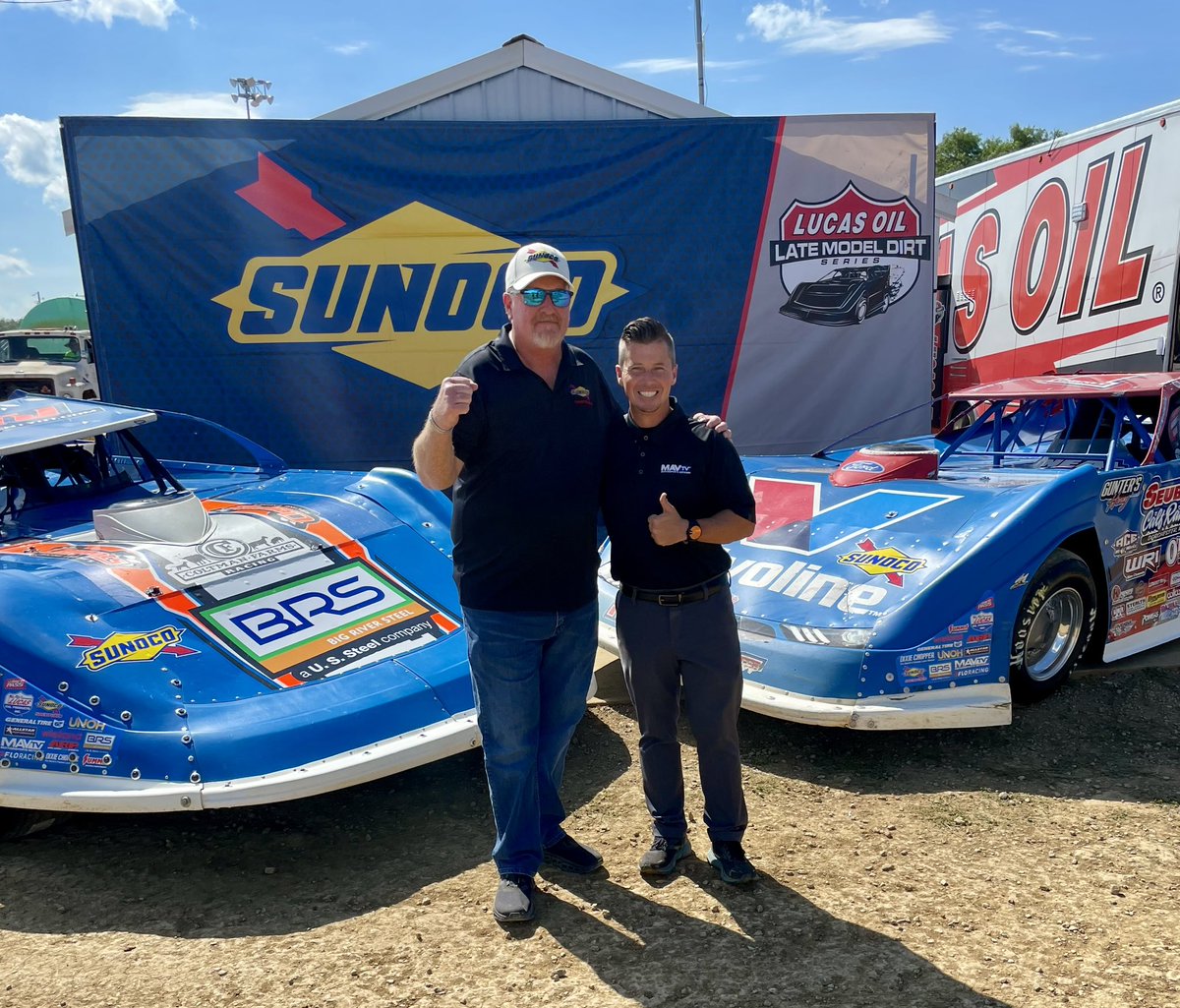 A huge shoutout to @RitchieLewisSr1 and @GoSunoco for their support of racing. Just filmed an Inside Track with them for tonight’s @MAVTV on @FloRacing broadcast of @lucasdirt. Watch live at 6:45pm ET. #FlorenceYall #NorthSouth100