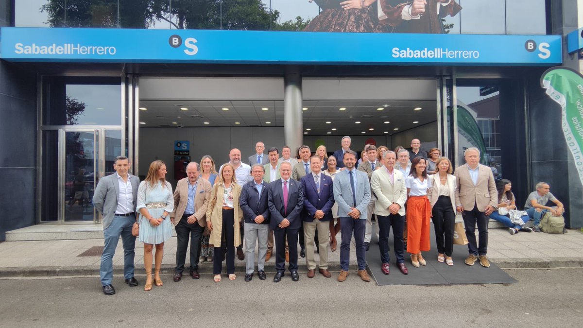 PilarFPardo's tweet image. Hoy un gran grupo del @PP_Asturias realizamos una visita a @Feriasturias donde comprobamos de primera mano las interesantes propuestas de la #FIDMA que llevan empresas e instituciones de #Asturias. 

#FIDMA2023 #Gijón