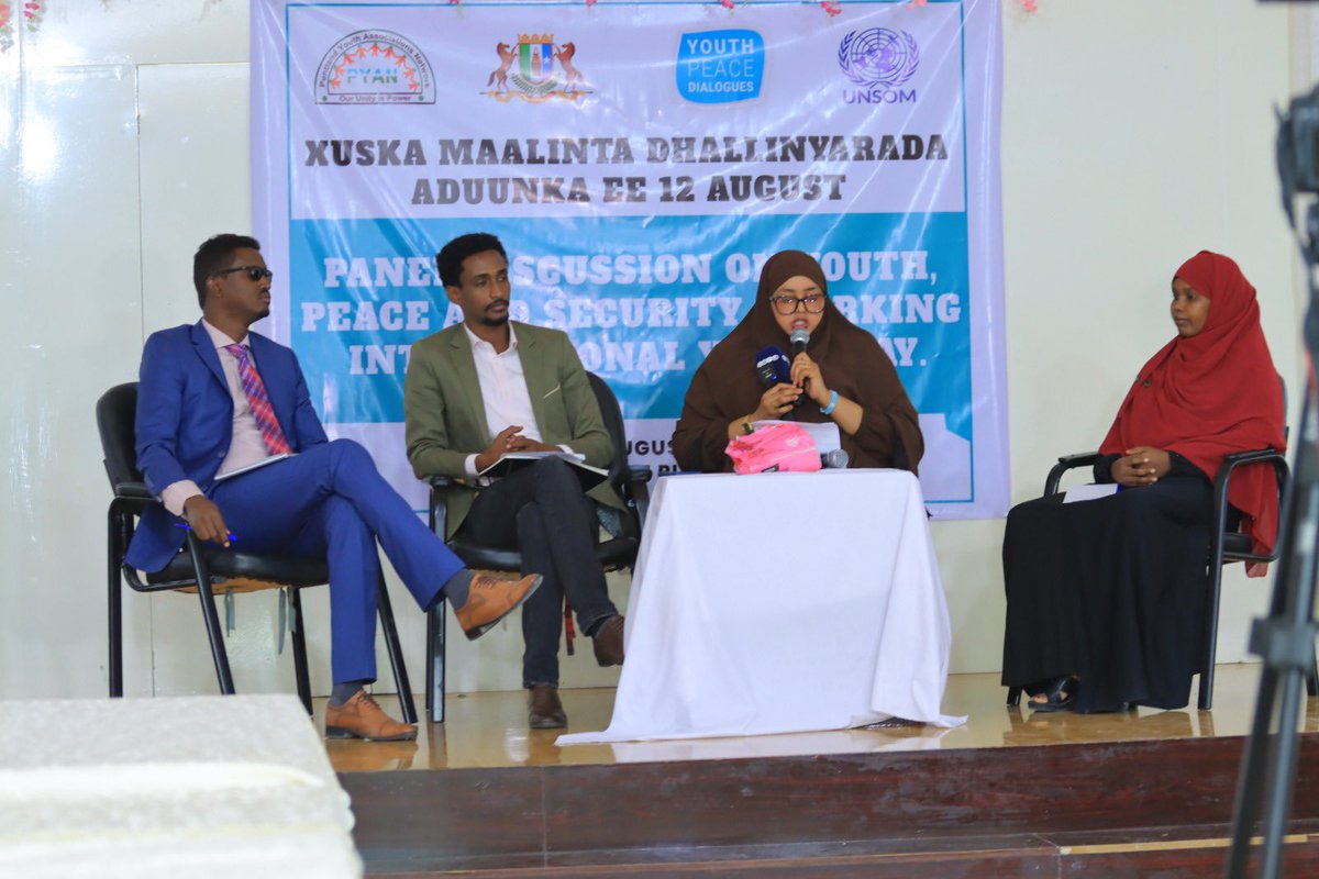 Puntlandyouth1's tweet photo. @PYAN celebrated International Youth Day by hosting a panel discussion on the role of youth in Somalia's peace and security in Garowe.The event, which was sponsored by @UNSomalia, enabled young people to make significant contributions to peacebuilding #IYD2023 https://t.co/JlAx5TxZYz