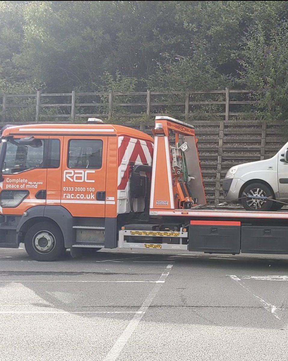 Absolutely outstanding service today from @RAC_Care after a breakdown on M4 just outside Newport. 20mins from call to Simon arriving. Towed off M4, car collected by another great bloke (sorry forgot his name) & car recovered home . All within 2 hours. Thank you