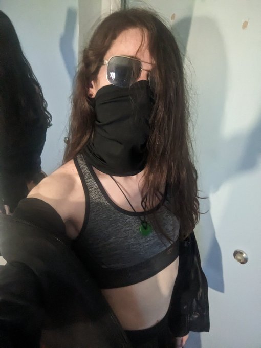 Do y'all like my fit? 😳👀  Part 1/2 since Twitter won't let me post 8 images at once 🙃  #trans #transfashion<a href="/tag/fashion"class="tags"><span>#fashion</span></a><a href="/tag/streetwear"class="tags"><span>#streetwear</span></a><a href="/tag/goth"class="tags"><span>#goth</span></a><a href="/tag/punk"class="tags"><span>#punk</span></a><a href="/tag/trans"class="tags"><span>#trans</span></a><a href="/tag/egirl"class="tags"><span>#egirl</span></a>