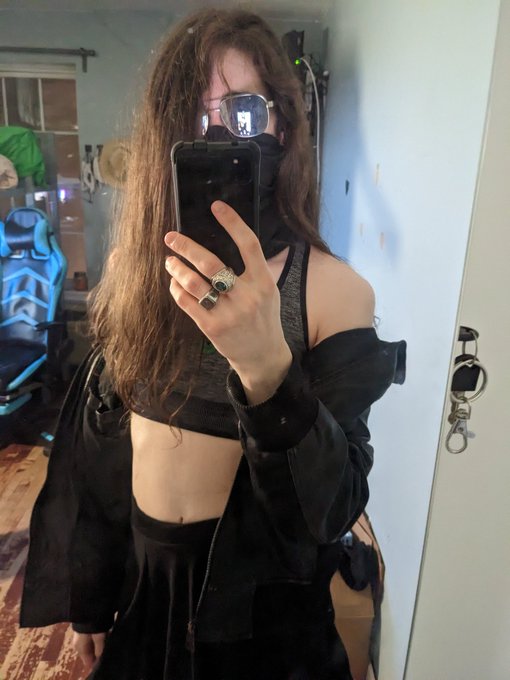 Do y'all like my fit? 😳👀  Part 1/2 since Twitter won't let me post 8 images at once 🙃  #trans #transfashion<a href="/tag/fashion"class="tags"><span>#fashion</span></a><a href="/tag/streetwear"class="tags"><span>#streetwear</span></a><a href="/tag/goth"class="tags"><span>#goth</span></a><a href="/tag/punk"class="tags"><span>#punk</span></a><a href="/tag/trans"class="tags"><span>#trans</span></a><a href="/tag/egirl"class="tags"><span>#egirl</span></a>