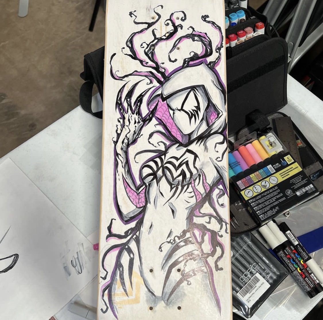 jdgillespiejr's tweet photo. Final art complete, many more to go!
-
-
-
#venom #venomized #gwen #spiderman #spidergwen #multiverse #venomizedspidergwen #marvel #comics #comicart #colorized #art #severedsoulscomic #dimensioncomics https://t.co/zn3WjwjXw1