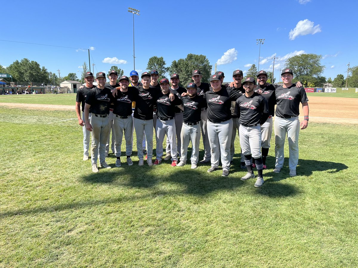 SFSquirrels's tweet photo. Squirrels end the season 18-8 taking home 3rd place in the 2023 SD State Amateur Tournament. Long tough day of baseball but just like all year we battled to the end. Thanks for all your support this year! @SDAmateur #FlySquirrels 🐿️⚾️ https://t.co/P0qQhwsXtA