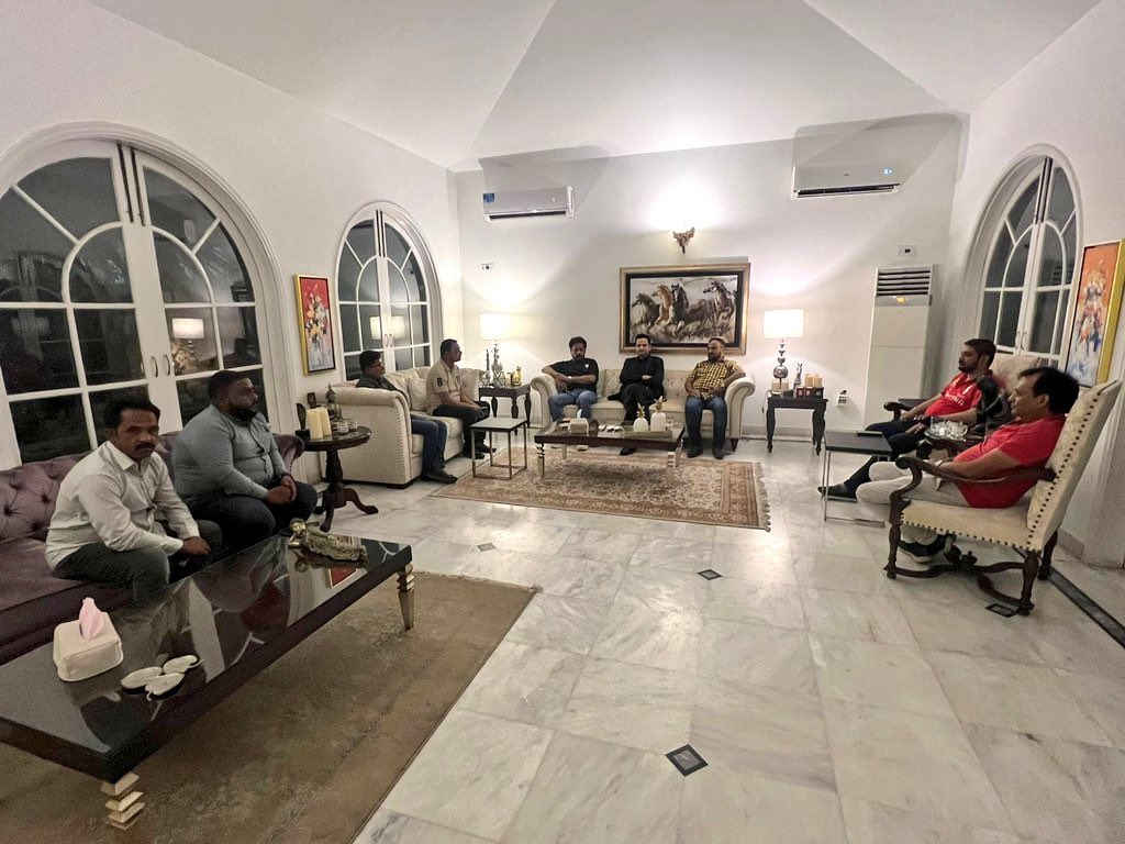 Irfan_Khan_090's tweet photo. محکمہ بی اینڈ آر کورنگی ٹاؤن آفس کے عملے نے سابق ایم این اے کورنگی اور جنرل سیکریٹری پیپلز بزنس فورم سندھ علی راشد سے ان کی رہائش گاہ پر ملاقات کی۔

 ملنے آنے والے افراد میں اقبال صغیر اے ای ای، عامر ملک سب انجینئر اور محمد فیصل سب انجینئر شامل تھے۔

@AliRashidPPP https://t.co/YgooZEIg7M