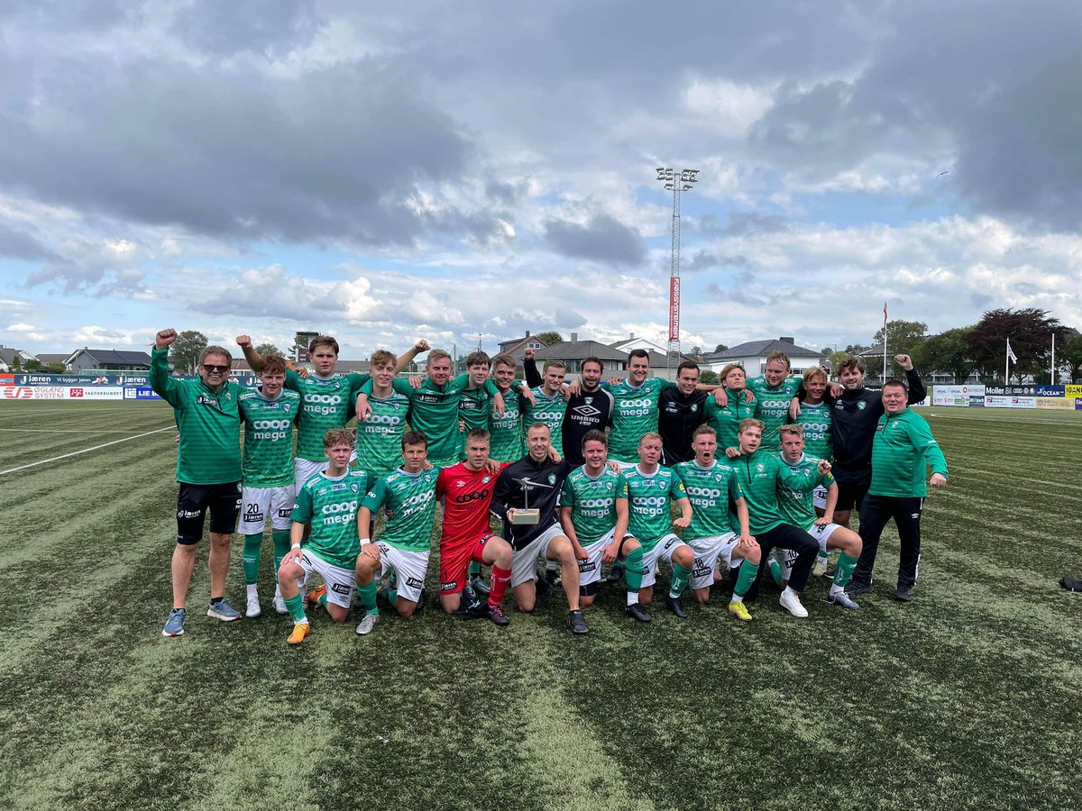 TommyVelde's tweet photo. Godt å være i gang med høstsesongen. 4-1 seier mot Klebe i #kampenomkleppe #godstart #fantastiskramme
📷Torleiv Håland https://t.co/c5vsn9Tc68