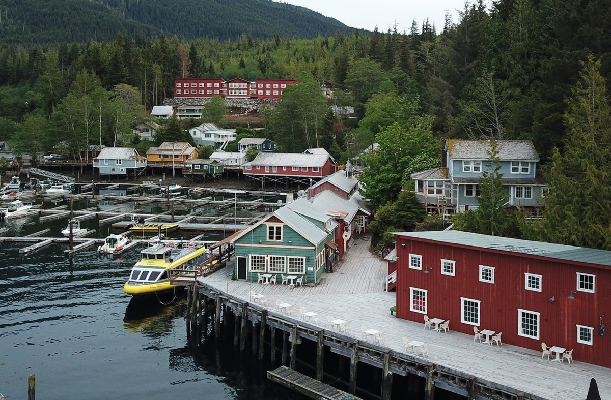 AHOYBC's tweet photo. Tucked away on the eastern coast of Northern Vancouver Island, Telegraph Cove Resort & Campground is a tiny and picturesque location in a snug little bay surrounded by one of Canadaโs most historic villages.
https://t.co/bzlmRj7rqc #ahoybc #explorebc #boatingbc https://t.co/1jAbzgxYqd