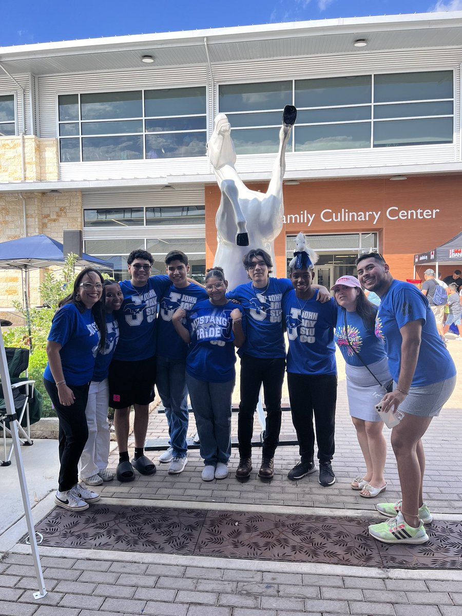 NISDJay's tweet photo. Great community event!  Thank you @safoodbank for hosting!  One team!  One vision!  We are THE MUSTANGS! https://t.co/G4QUetsGra