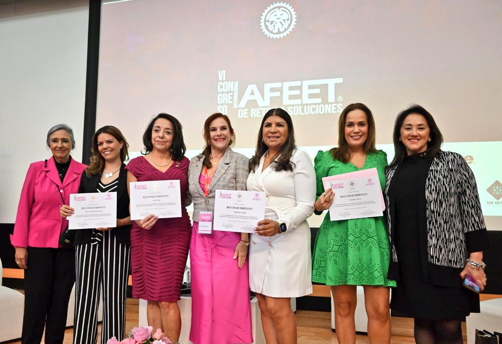 NexosTuristicos's tweet image. Destacada participación de Angie Angón, Presidente del Club Skål Internacional México y Directora General de Dreams y Secrets Resort &amp;amp; Spa Huatulco, durante el VI Congreso Internacional de @AFEETMex, al destacar que la #sustentablilidad es "satisfacer las necesidades del presente…