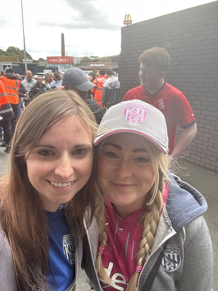 shazkee's tweet photo. Will take the three points and the sunshine that came out at the end ☀️

First home game back at The Hawthorns @MichelleKeeley2 

#family #familytime #sisters #nephew #mum #fosterbro #aunty #wba #coyb #3pointsinthebag #onlyjust https://t.co/PShvCHxVyb