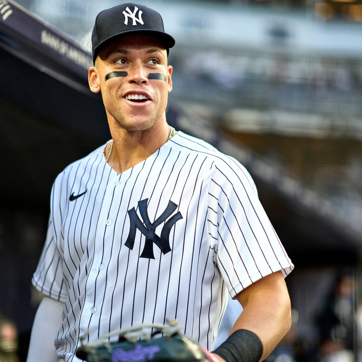 JimmyRandazzo's tweet photo. If Aaron Judge hits a HR today someone who retweets and is following is winning a shirt. Comment your size. Let’s go Yankees. https://t.co/6m6mgAkt9D