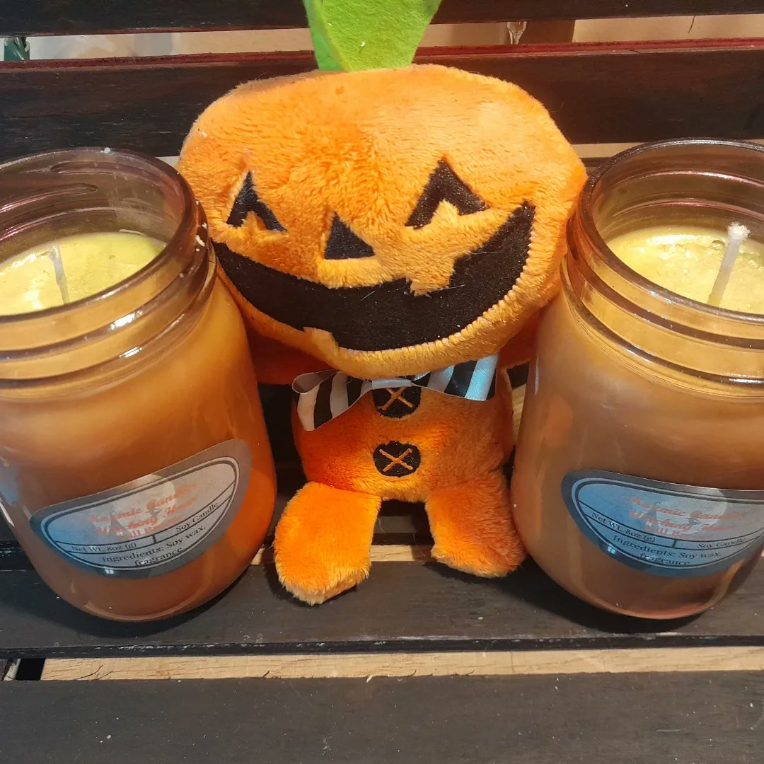 KozmoQueen's tweet photo. New #candles in my shop https://t.co/XmXQ5lyHnm #candlemaker #womanowned https://t.co/arGD5v5DPm