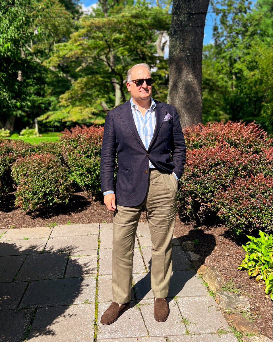 TailorAndBarber's tweet image. Summer is for linen. Wrinkles are good  

Follow my shop @tailorandbarber on the @shop.LTK app to shop this post and get my exclusive app-only content!

#liketkit #LTKmens #LTKstyletip #LTKSeasonal
@shop.ltk
liketk.it/4gfCU