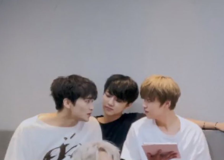 แฮปคนแรกอะครับ                   รอก่อนพิมอยู่