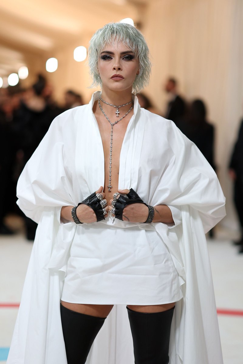 JuanC_Rdgz's tweet photo. ๐ฌ Happy Birthday Cara Delevingne ๐๐ฌ
#CaraDelevingne #ValerianandtheCityofaThousandPlanets #Laureline #SuicideSquad #JuneMoone #Enchantress #HappyBirthdayCaraDelevingn https://t.co/5CZiNT7HqW