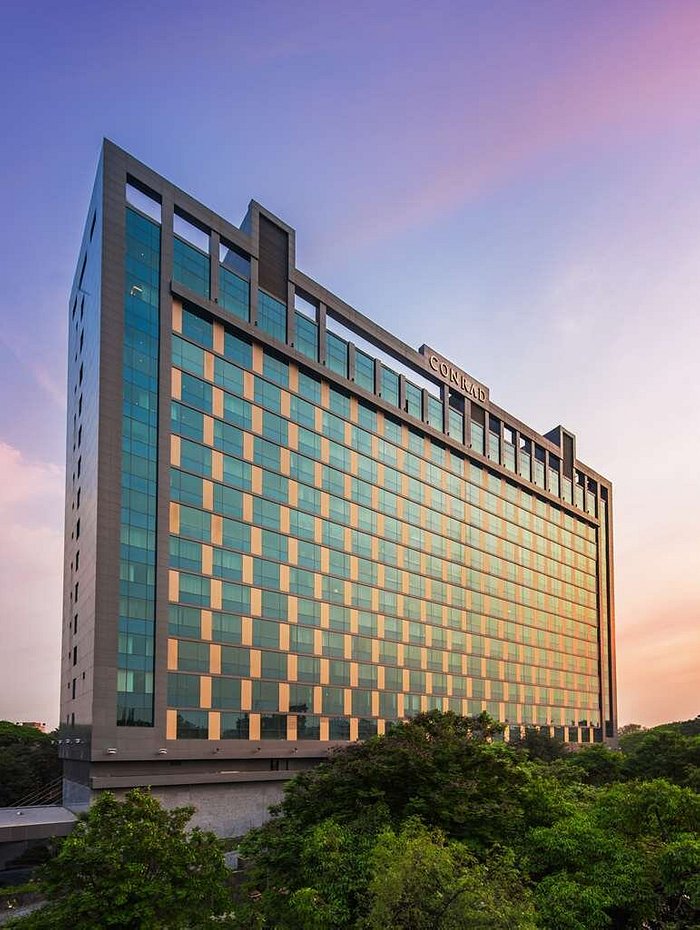 DarshanDP02's tweet photo. Middle class Boy dreaming to live in a 5 star hotel and one day that dream turns into reality...But the man my Father who worked his life hard for making this dream into reality is not here to experience this😔.Hopefully he must be happy seeing this from wherever he is today 🥺 https://t.co/rrhWl6f2DU
