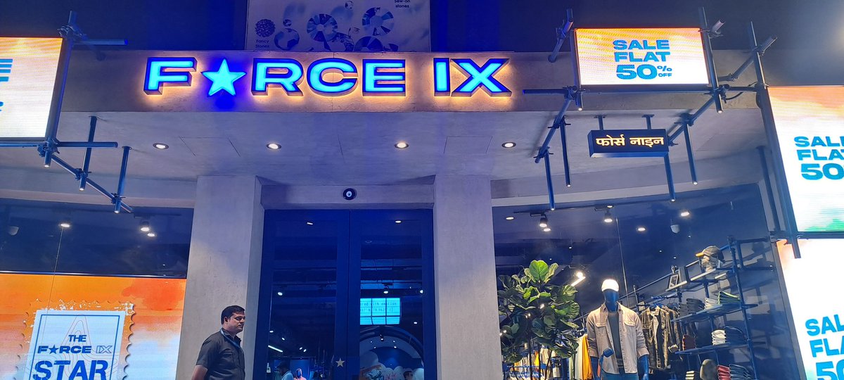 GuruDhanyal54's tweet photo. It has been a week dedicated to Guruji @akshaykumar .
Friday was for #OMG2
Saturday with @ForceIXofficial
I feel fortunate to call myself an #Akkian
Purchasing a #ForceIX product a Contribution towards @BharatKeVeer also makes me feel proud.
Love u Akshay Sir
OMG2 DESERVES UA https://t.co/vP9aqjkgQD