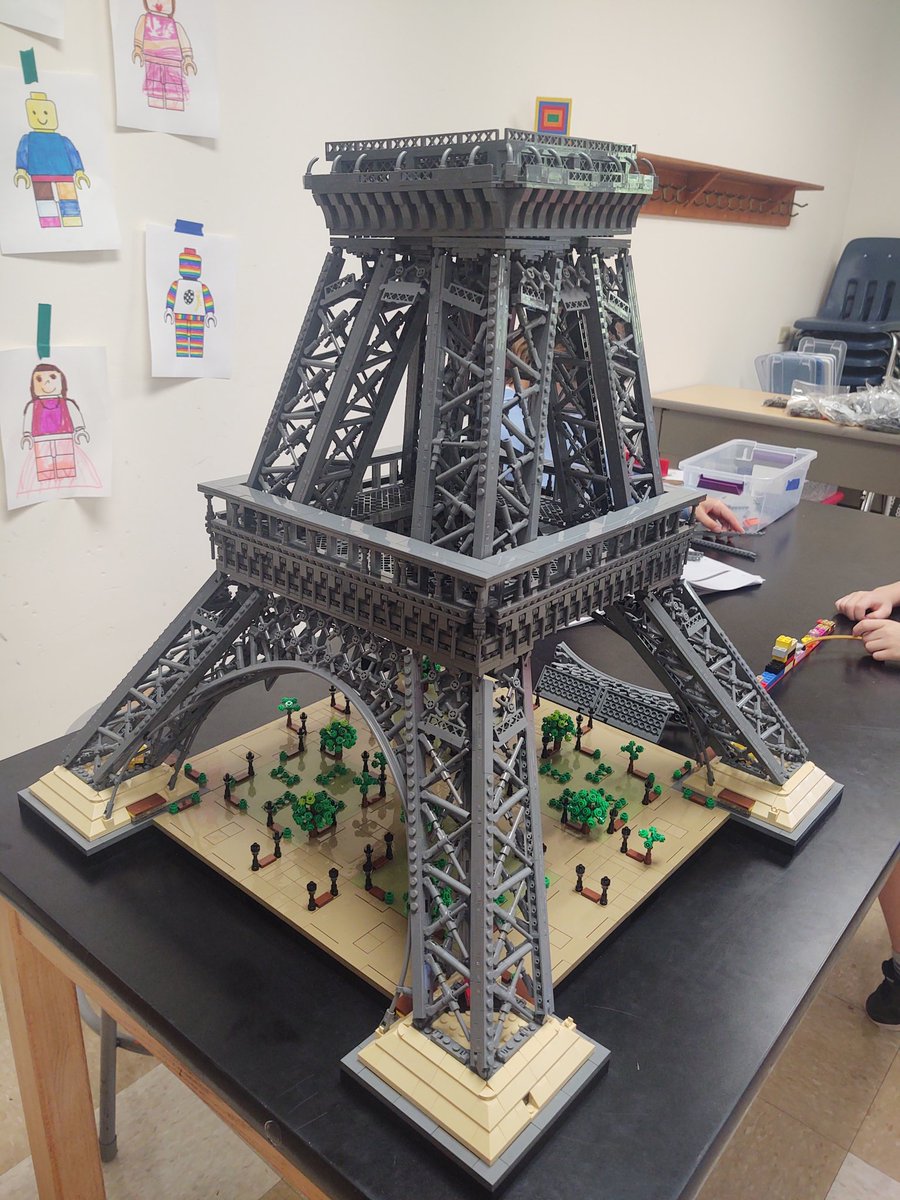 CedricStrapart's tweet photo. Voilà le LEGO Summer Camp est officiellement clôturé. Let’s build together, and let’s have fun! 😍 Maintenant, en mode vacances pour quelques jours 🥰 #SummerCamp #Inventer #Collaborer #Partager #Samuser #LEGO #LEGOcamp #FIOregon https://t.co/aAM3JpPvyV