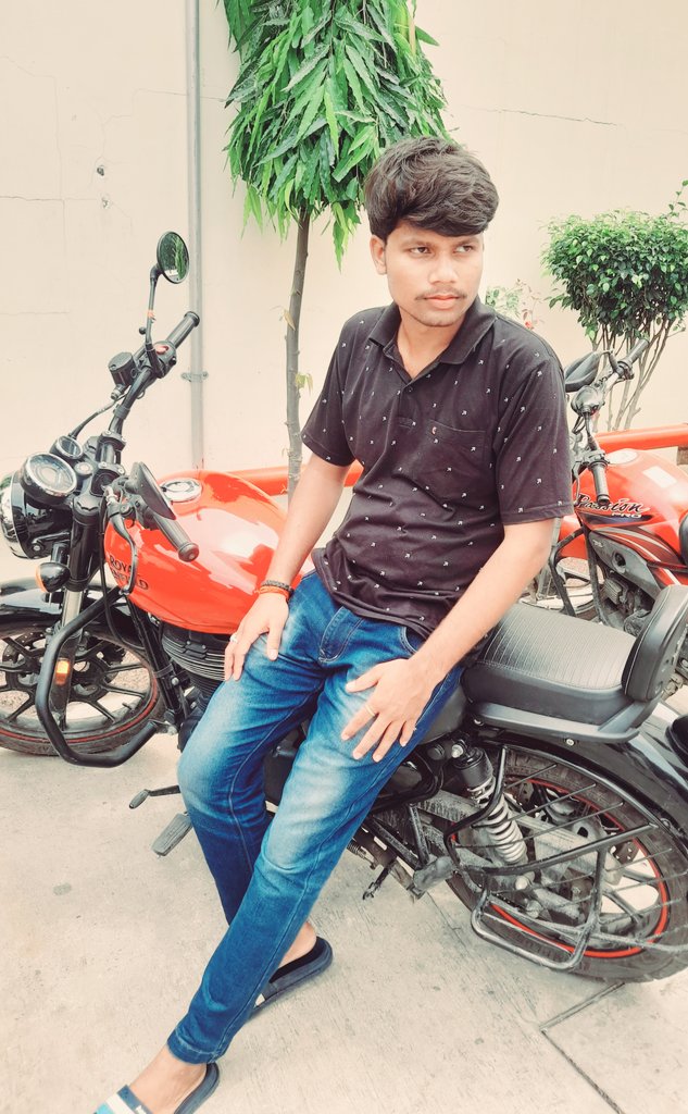 SundramSinghR18's tweet photo. इस दुनिया में कुछ भी असंभव नहीं है.. https://t.co/2wN5zNZLGD